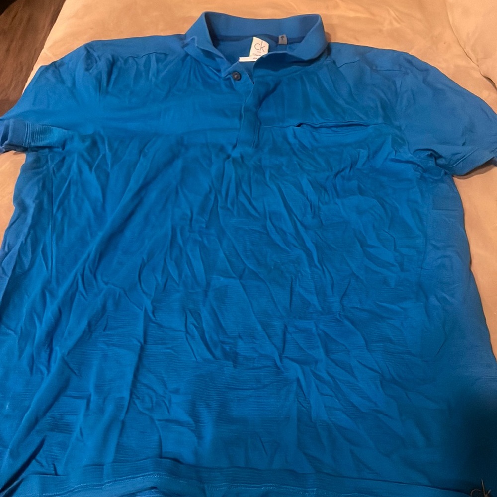 Men’s size large Calvin Klein slim fit t shirt